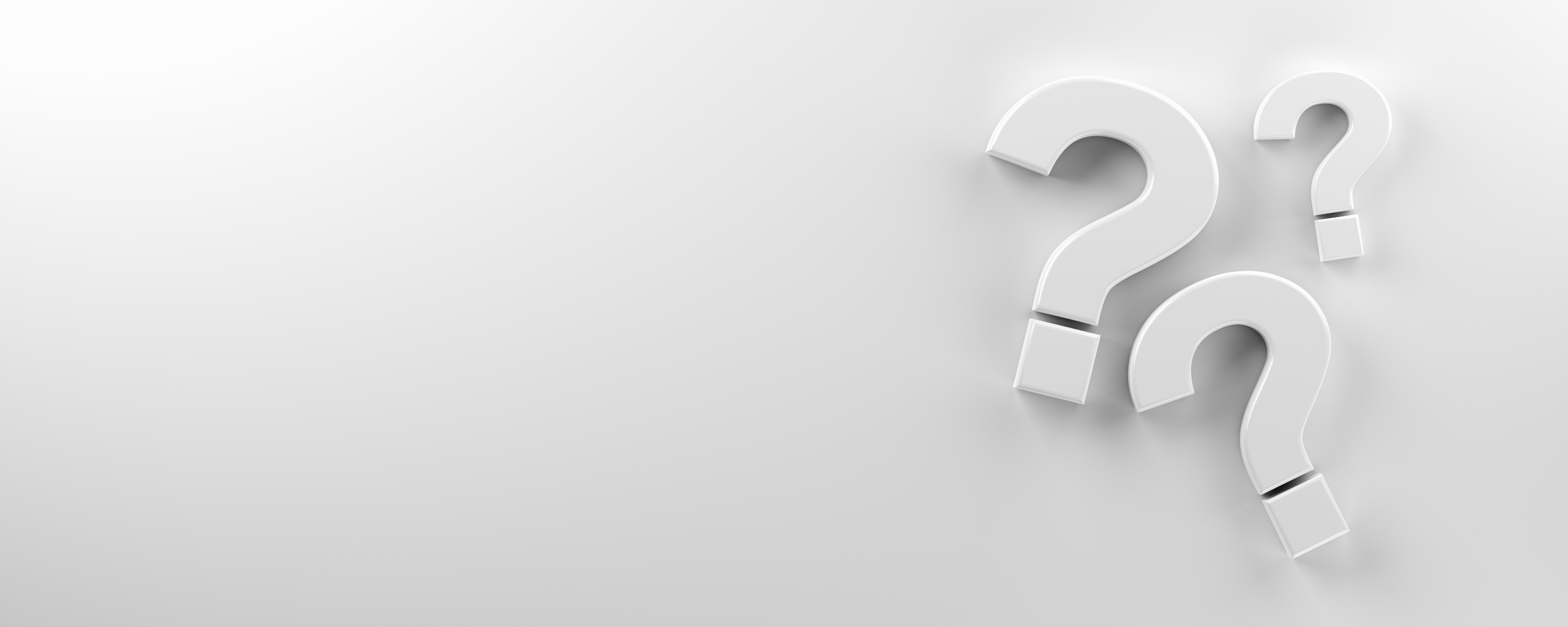 Guides og spørgsmålstegn på hvid baggrund