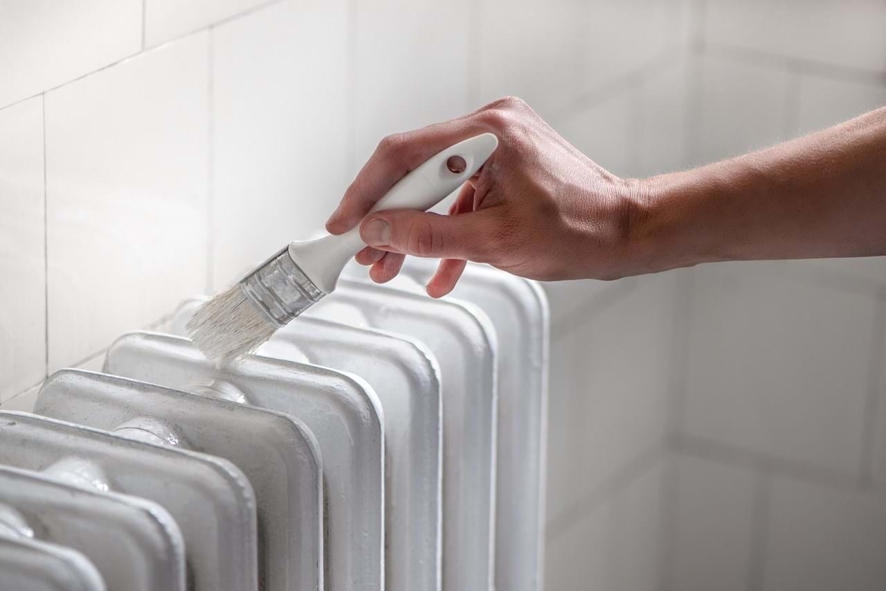 maling af radiator med hvid 