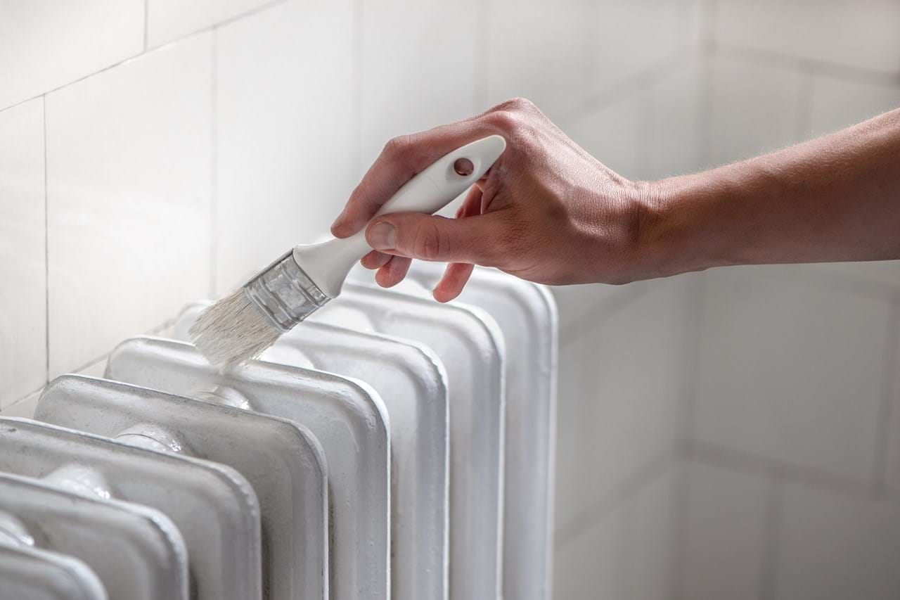 maling af radiator med hvid