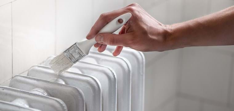 maling af radiator med hvid 