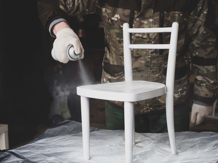 Spraymaling af møbler